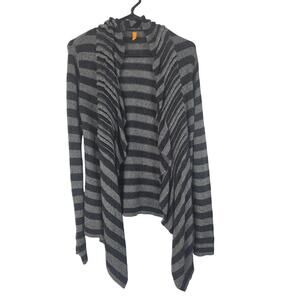 Lucy Ruffled Lagen Look Sweater XS Womens‎ Black Grey Striped Open Asymmetric
